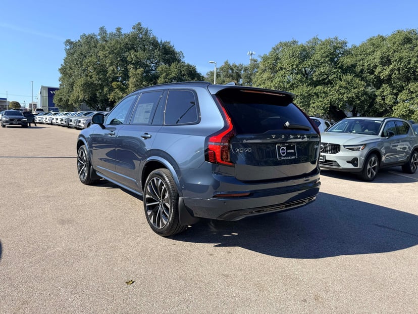 2026 Volvo XC90 - Image 2