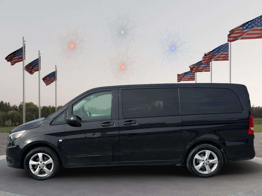 2018 Mercedes-Benz Metris Passenger Van - Image 2