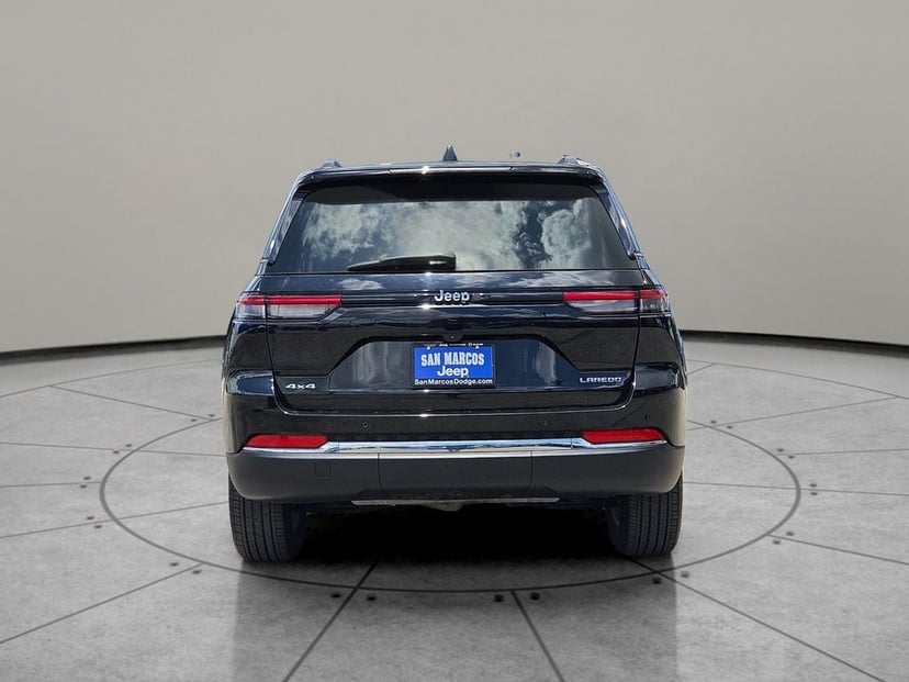 2023 Jeep Grand Cherokee - Image 2