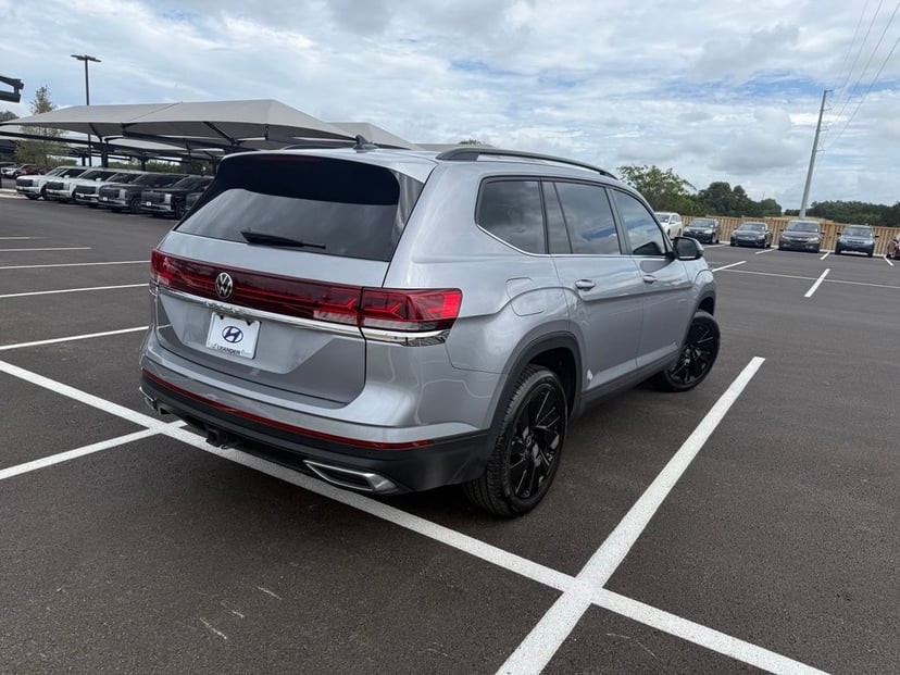 2024 Volkswagen Atlas - Image 3