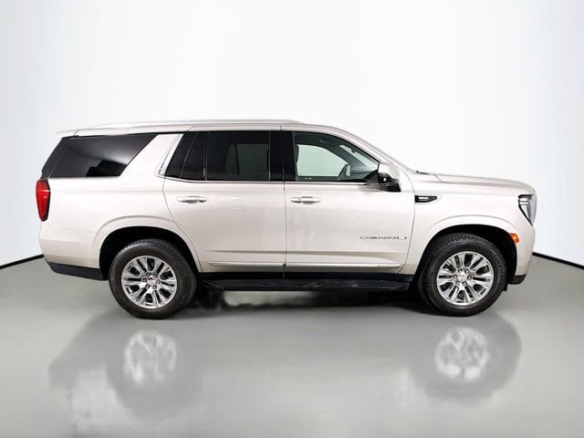 2024 GMC Yukon - Image 2