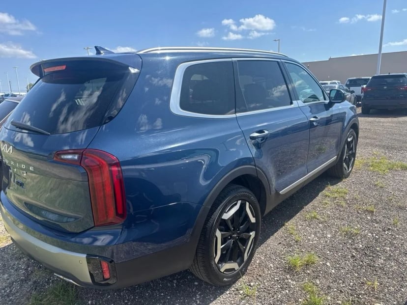 2025 Kia Telluride - Image 3