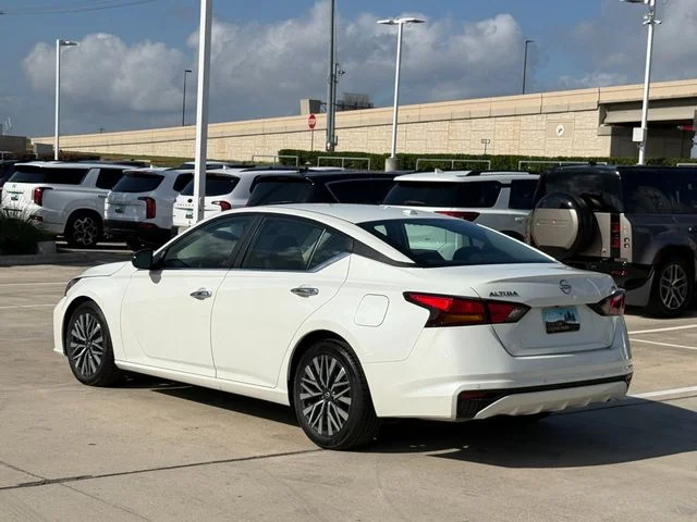 2024 Nissan Altima - Image 2