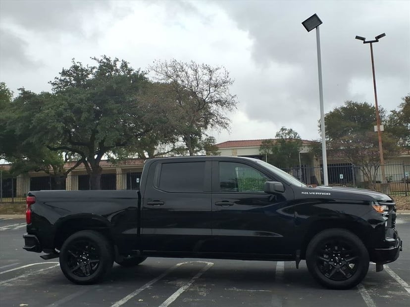 2025 Chevrolet Silverado 1500 - Image 1