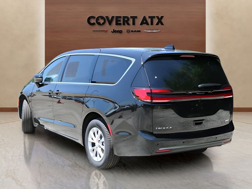 2027 Chrysler Pacifica - Image 3