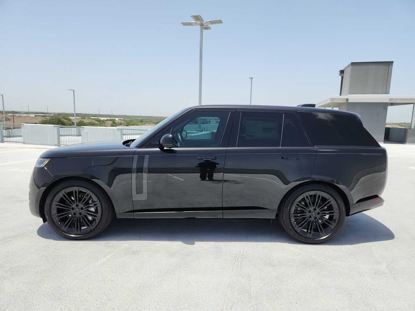 2026 Land Rover Range Rover - Image 2