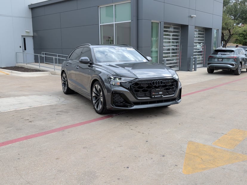 2025 Audi Q8 - Image 1