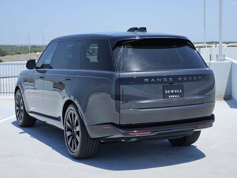 2026 Land Rover Range Rover - Image 2