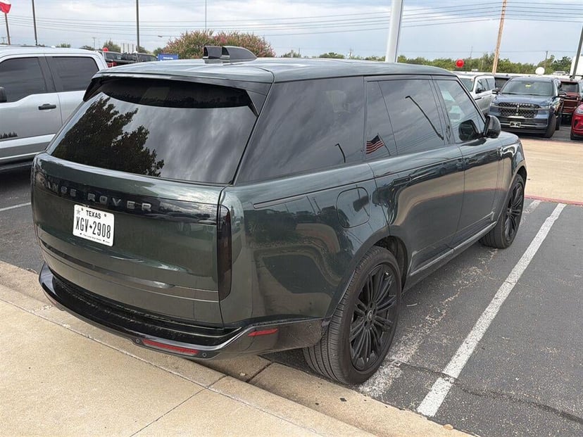 2025 Land Rover Range Rover - Image 2