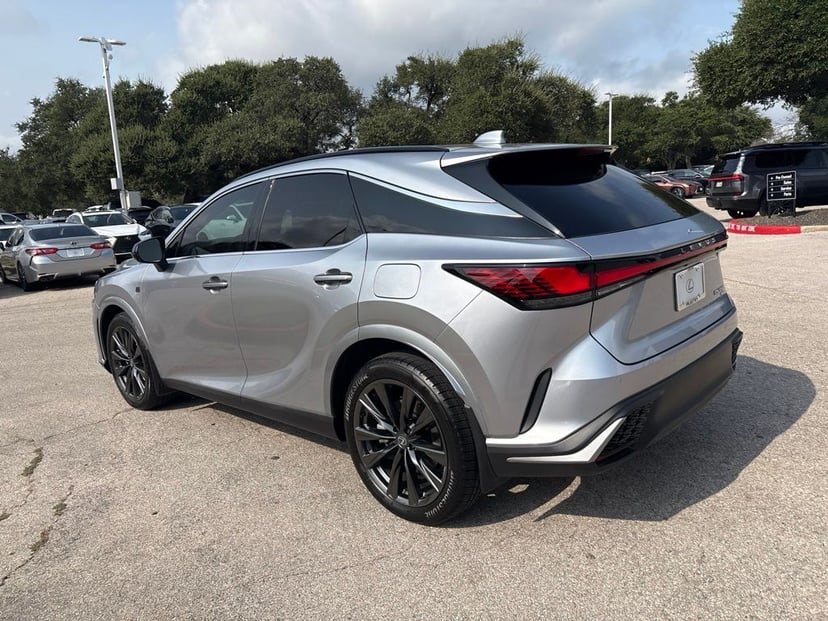 2026 Lexus RX - Image 3