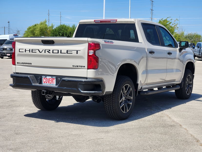 2026 Chevrolet Silverado 1500 - Image 3