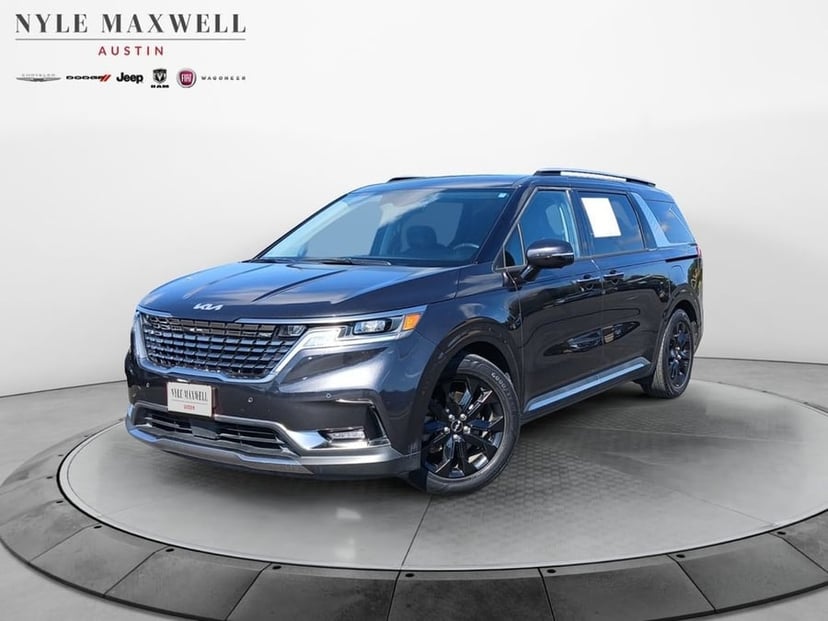 2024 Kia Carnival - Image 1