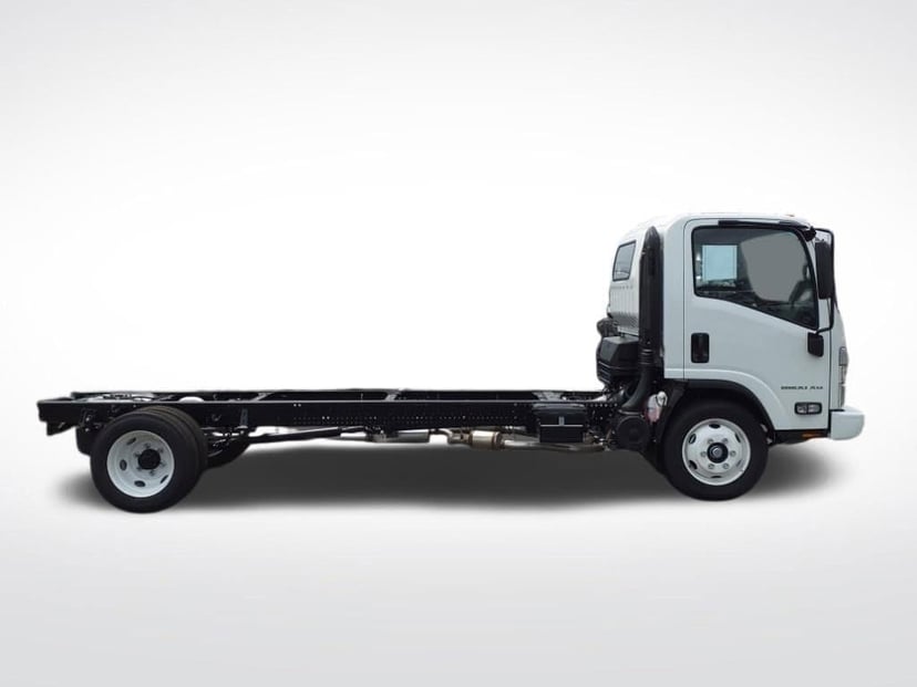 2025 Chevrolet Low Cab Forward - Image 3