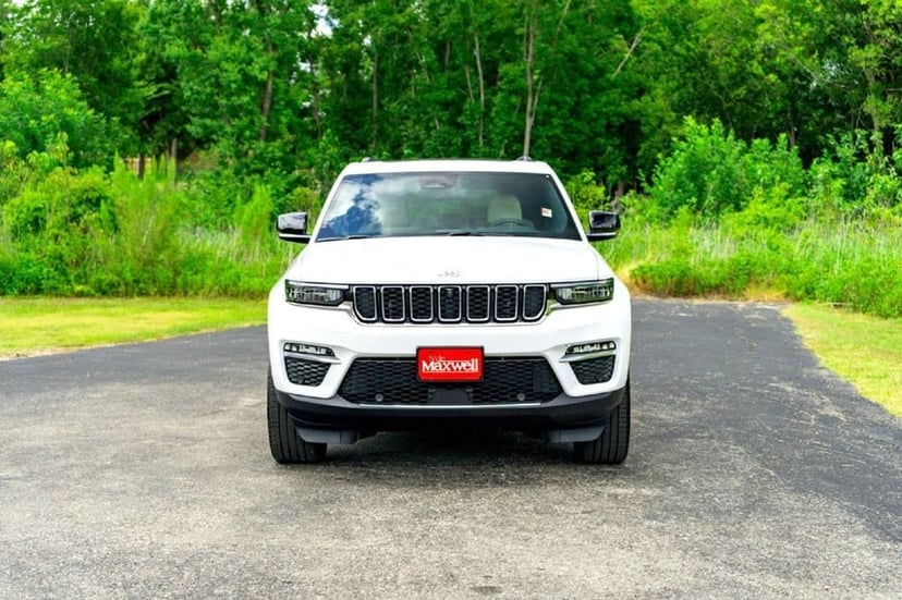 2025 Jeep Grand Cherokee 4xe - Image 2