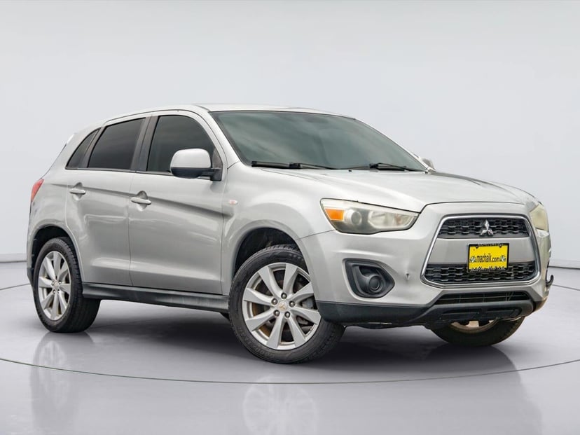 2013 Mitsubishi Outlander Sport - Image 1