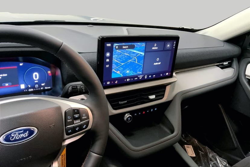 2026 Ford Explorer - Image 3