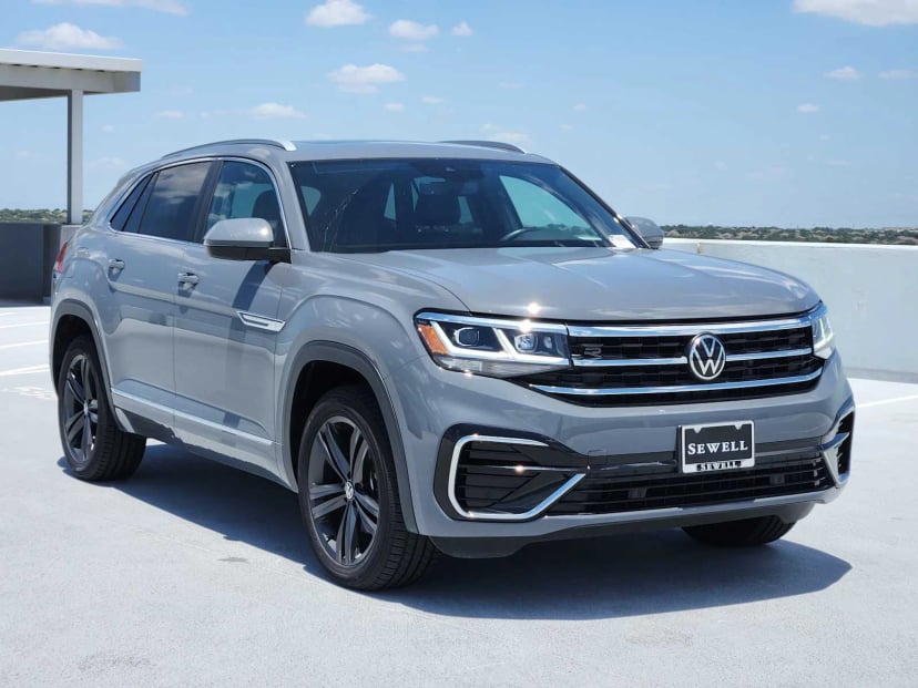 2022 Volkswagen Atlas Cross Sport - Image 2