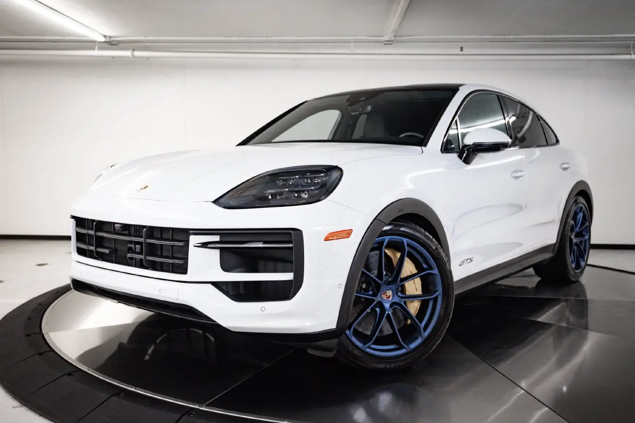 2026 Porsche Cayenne - Image 1