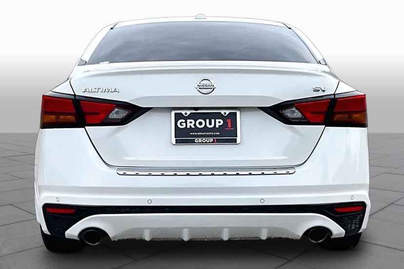 2022 Nissan Altima - Image 1