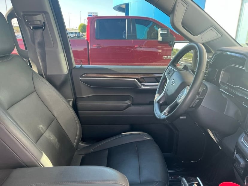 2023 Chevrolet Silverado 1500 - Image 3