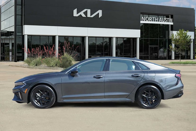 2026 Kia K5 - Image 2