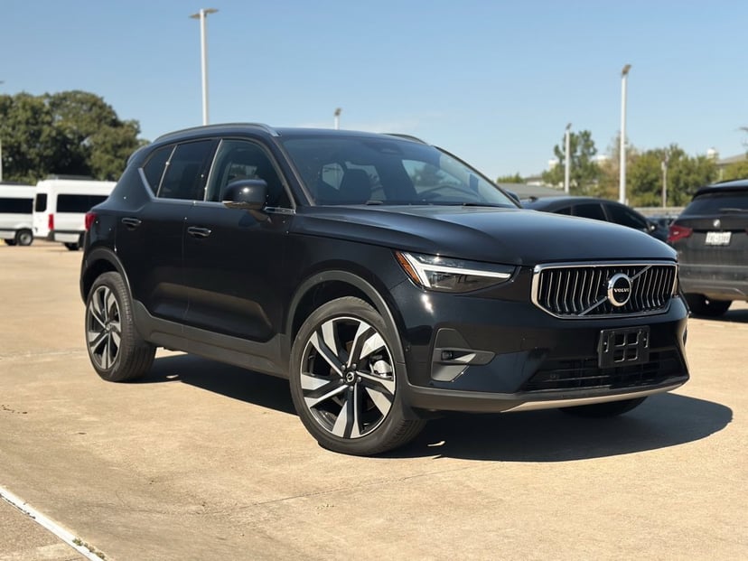 2024 Volvo XC40 - Image 1