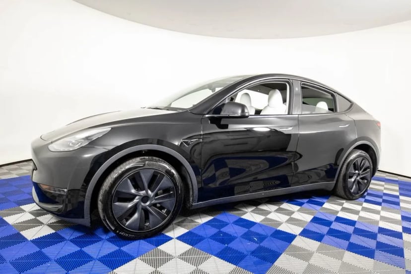 2024 Tesla Model Y - Image 1