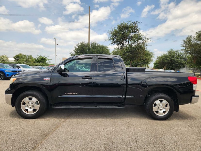 2013 Toyota Tundra - Image 2