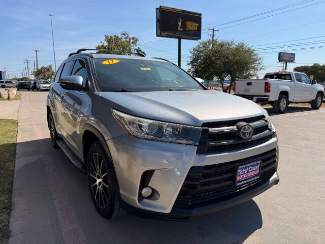 2017 Toyota Highlander - Image 2