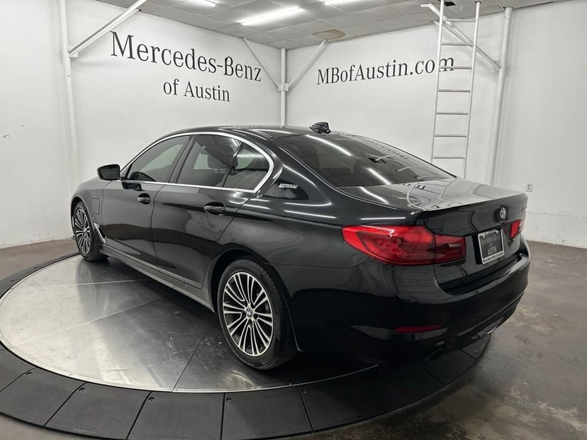 2019 BMW 5-series - Image 3