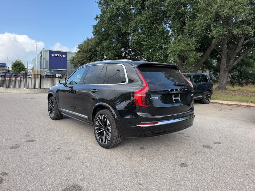 2026 Volvo XC90 - Image 2
