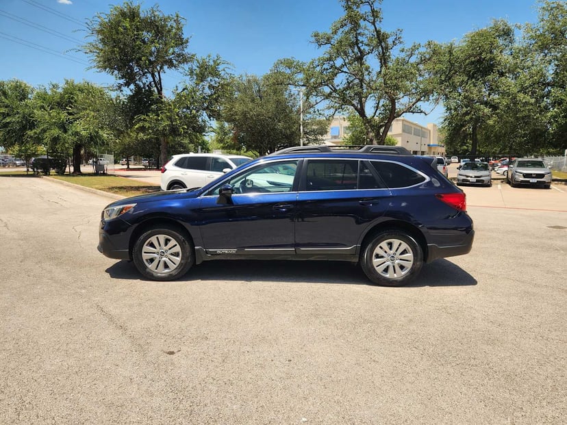 2018 Subaru Outback - Image 3