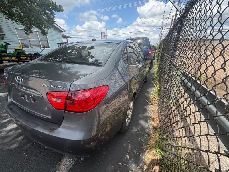2008 Hyundai Elantra - Image 2