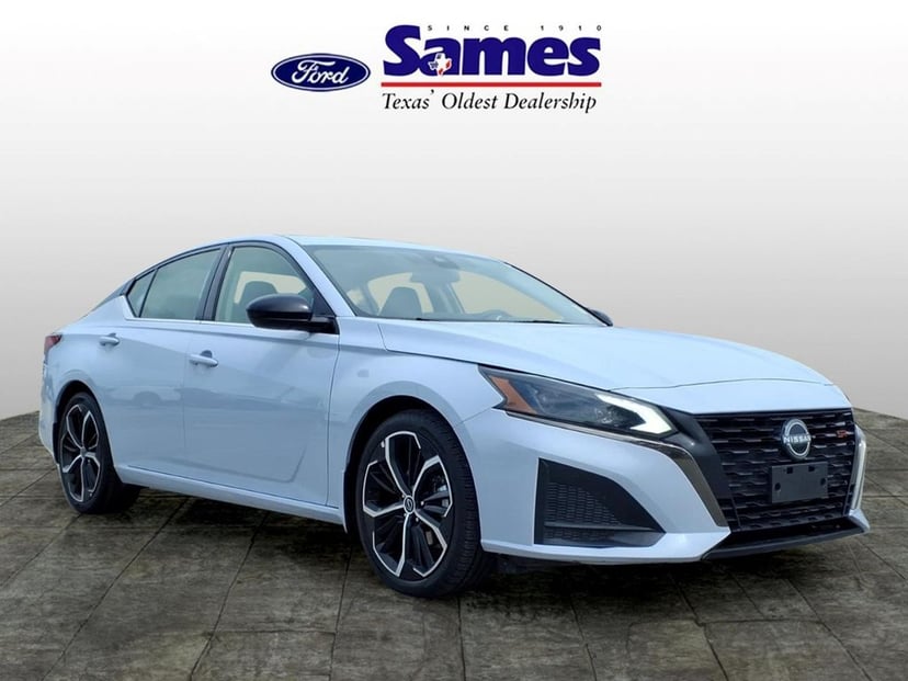 2023 Nissan Altima - Image 1