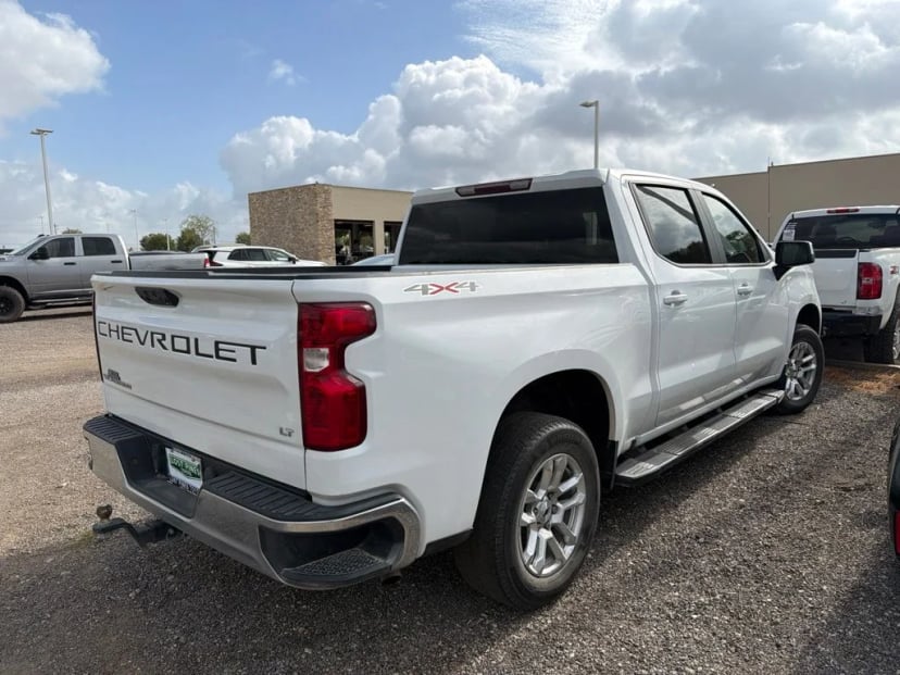 2023 Chevrolet Silverado 1500 - Image 2