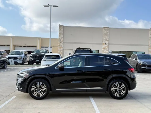 2025 Mercedes-Benz GLA - Image 3