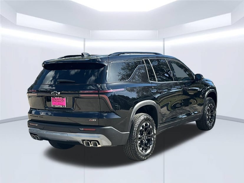 2027 Chevrolet Traverse - Image 3
