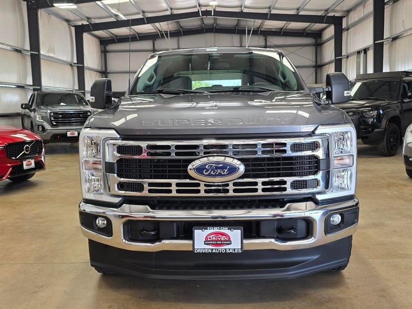 2024 Ford F-350 - Image 2