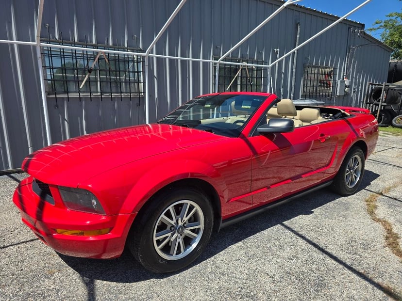 2005 Ford Mustang - Image 1