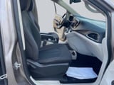 2017 Chrysler Pacifica - Preview 11