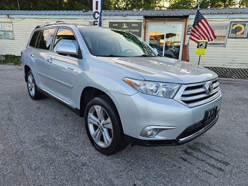 2013 Toyota Highlander - Image 1
