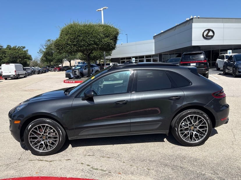 2018 Porsche Macan - Image 1