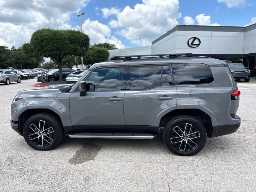 2024 Lexus GX - Image 1
