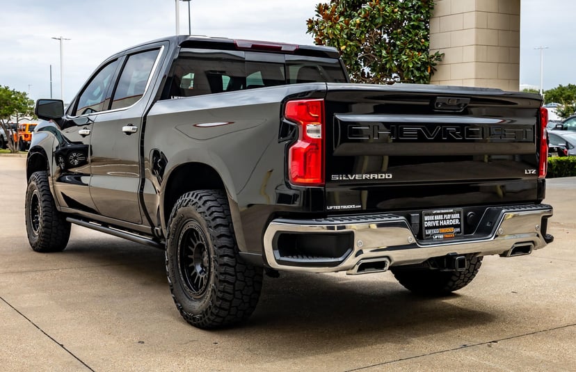 2023 Chevrolet Silverado - Image 3