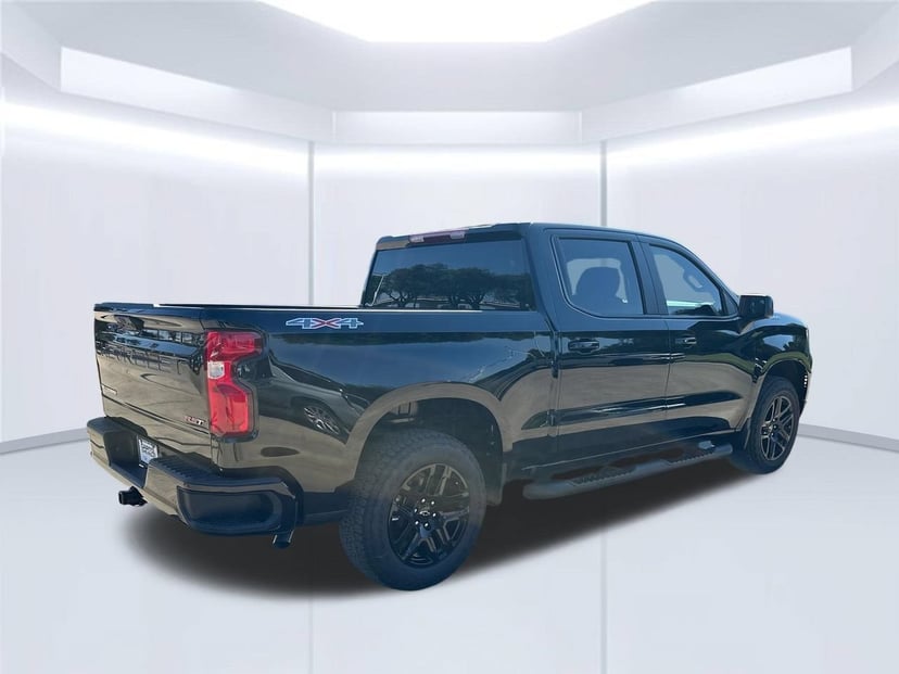 2026 Chevrolet Silverado 1500 - Image 3