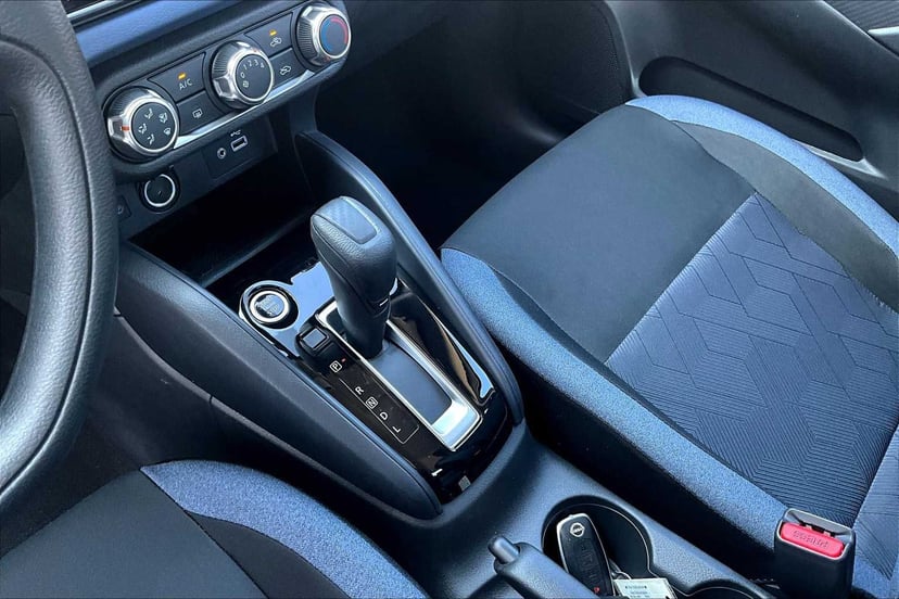 2025 Nissan Versa - Image 3