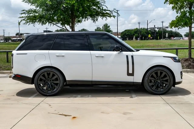 2026 Land Rover Range Rover - Image 3