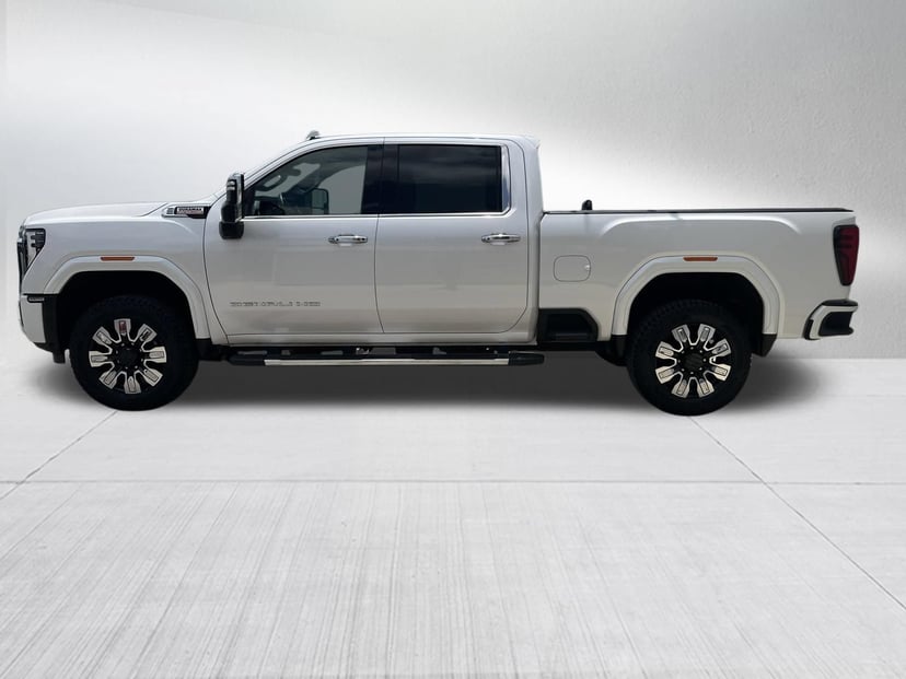 2024 GMC Sierra 3500 HD - Image 2