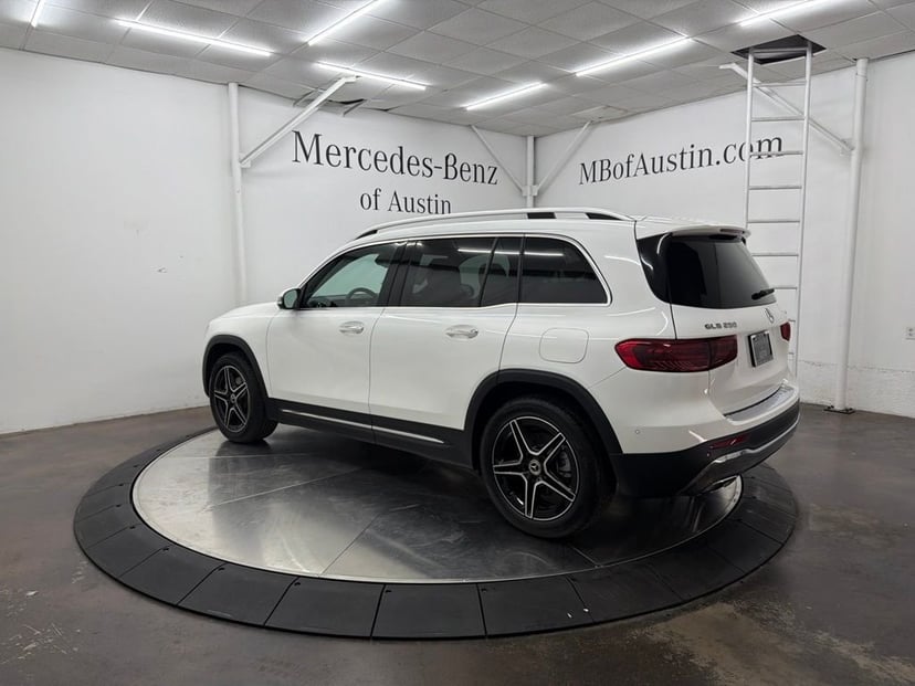 2026 Mercedes-Benz GLB-Class - Image 2