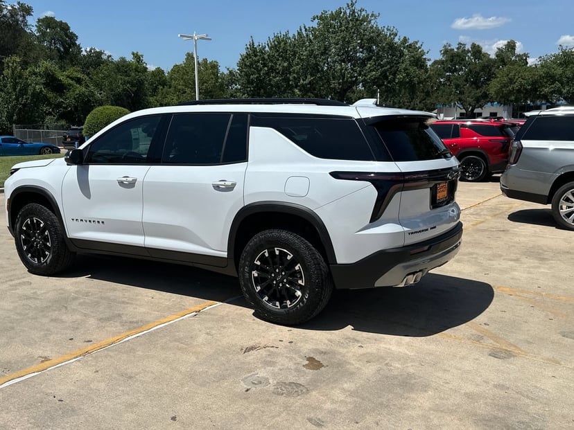 2026 Chevrolet Traverse - Image 3